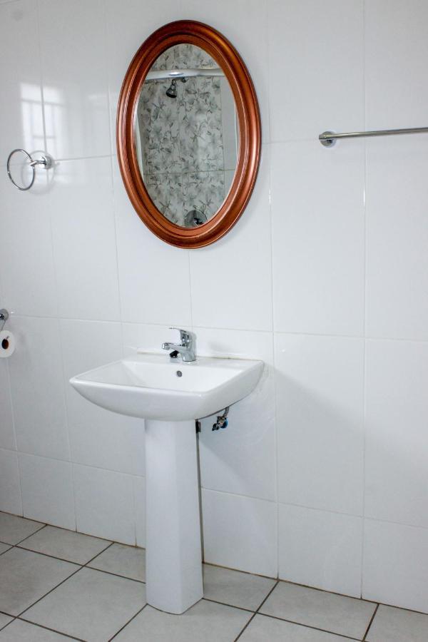 Motseleng Guest House Palapye Екстер'єр фото
