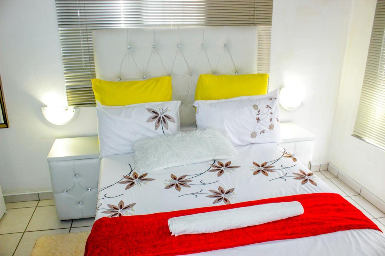 Motseleng Guest House Palapye Екстер'єр фото
