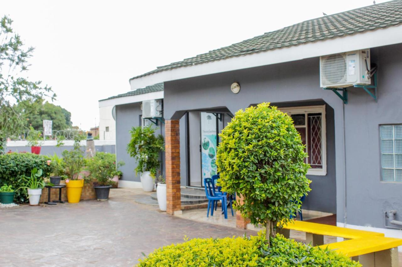 Motseleng Guest House Palapye Екстер'єр фото